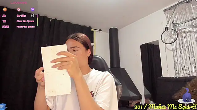 Snapshot of Almaazz chatting on December 2025 12:04:02 AM Almaazz online show from December 2025 12:04:02 AM