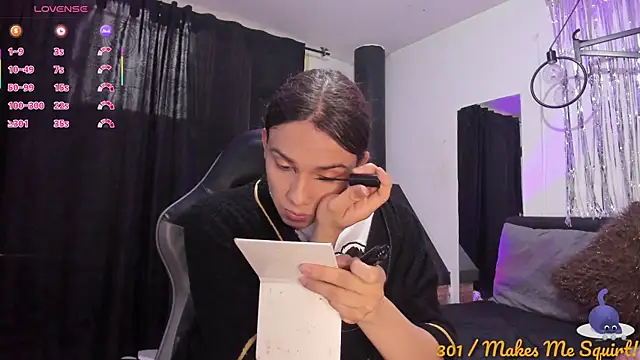 Snapshot of Almaazz chatting on December 2025 01:09:02 PM Almaazz online show from December 2025 01:09:02 PM