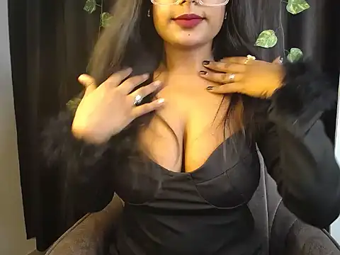 Naughtyy stripgirl online show from November 2025 01:33:02 PM