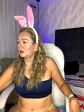 BunnyGlow50 online show from October 2025 03:07:01 AM