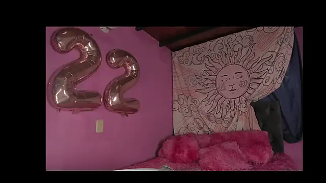 Snapshot of Missmoonstar chatting on September 2025 10:32:02 PM Missmoonstar online show from September 2025 10:32:02 PM