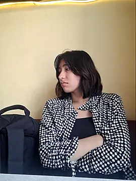 Snapshot of Sullyoonn chatting on March 2026 05:51:02 PM Sullyoonn online show from March 2026 05:51:02 PM