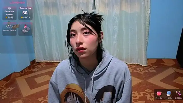 Snapshot of Sullyoonn chatting on April 2026 12:44:01 AM Sullyoonn online show from April 2026 12:44:01 AM