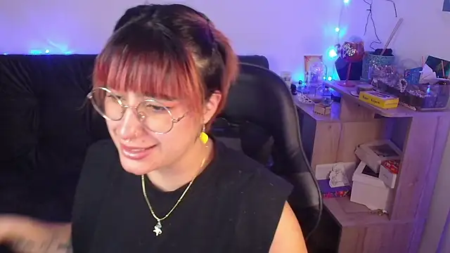 Snapshot of Miacatsito3 chatting on March 2026 11:56:02 PM Miacatsito3 online show from March 2026 11:56:02 PM