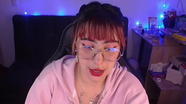 Snapshot of Miacatsito3 chatting on March 2026 01:12:01 AM Miacatsito3 online show from March 2026 01:12:01 AM