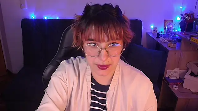 Snapshot of Miacatsito3 chatting on March 2026 03:55:01 AM Miacatsito3 online show from March 2026 03:55:01 AM