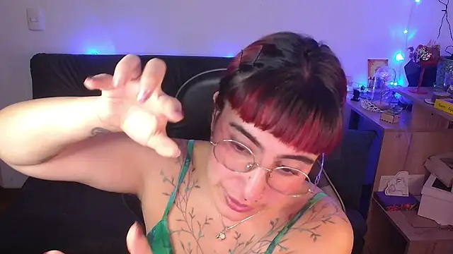 Snapshot of Miacatsito3 chatting on March 2026 11:19:01 PM Miacatsito3 online show from March 2026 11:19:01 PM