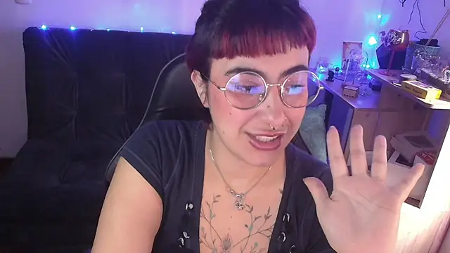 Snapshot of Miacatsito3 chatting on March 2026 04:56:01 PM Miacatsito3 online show from March 2026 04:56:01 PM