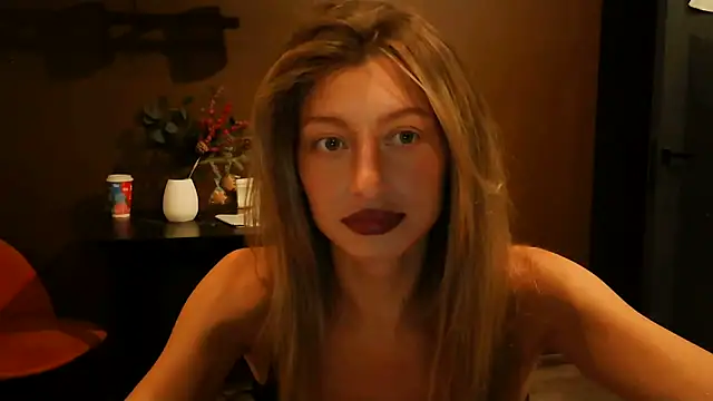 Snapshot of Miralyn chatting on October 2025 05:32:02 PM Miralyn online show from October 2025 05:32:02 PM