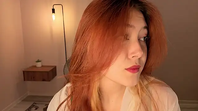 Frences Eyes online show from November 2025 01:58:01 PM