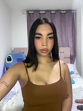 karolaalcendra online show from November 2025 03:45:02 AM