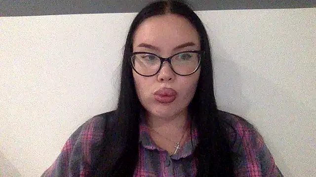 Eveliith online show from October 2025 01:48:02 PM