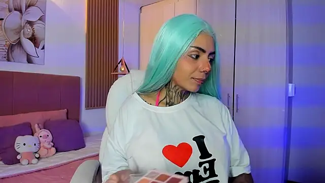 KoraRousee online show from October 2025 01:34:02 PM