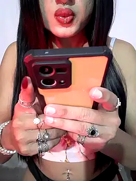 Snapshot of Cutie-Whiskey1 chatting on November 2025 06:18:02 PM Cutie-Whiskey1 online show from November 2025 06:18:02 PM