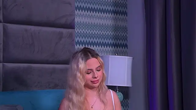 YssabelFox online show from November 2025 05:50:02 PM