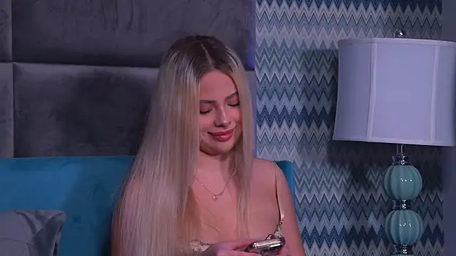 YssabelFox online show from December 2025 02:45:02 PM