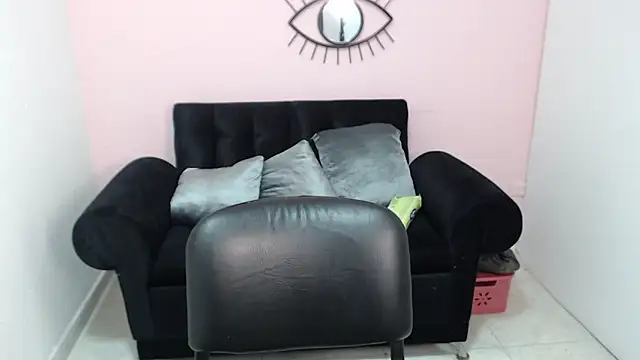 Snapshot of mia_sexgirl chatting on September 2025 01:05:02 PM mia sexgirl online show from September 2025 01:05:02 PM