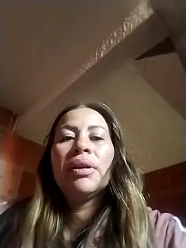 LaraCaliente online show from October 2025 09:35:01 PM