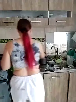 LaraCaliente online show from March 2026 12:11:01 PM