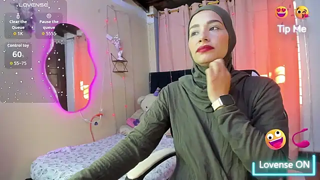 ShanaJamil online show from December 2025 01:05:02 PM