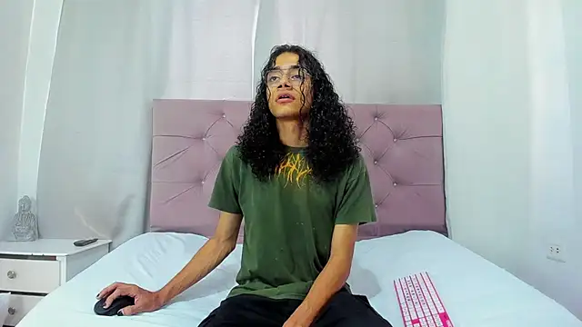 Snapshot of EthanBlackwoodd chatting on February 2026 07:58:01 PM EthanBlackwoodd online show from February 2026 07:58:01 PM