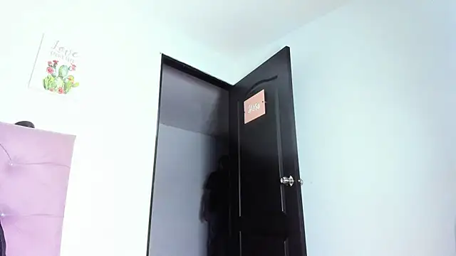 Snapshot of EthanBlackwoodd chatting on April 2026 09:24:01 AM EthanBlackwoodd online show from April 2026 09:24:01 AM