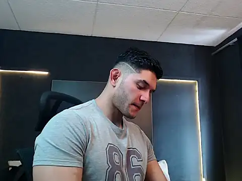 Snapshot of RichardMilleer chatting on October 2025 01:40:02 PM RichardMilleer online show from October 2025 01:40:02 PM