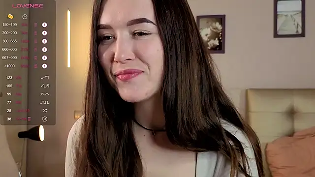 Snapshot of AlinaOrf chatting on October 2025 03:42:01 PM AlinaOrf online show from October 2025 03:42:01 PM