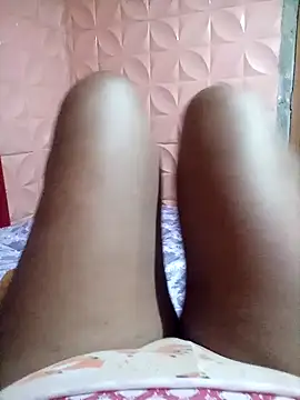 Snapshot of Rosabela04 chatting on October 2025 12:11:02 AM Rosabela04 online show from October 2025 12:11:02 AM