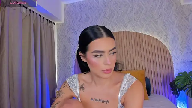 Snapshot of Sophiie_Belle chatting on October 2025 02:13:01 PM Sophiie Belle online show from October 2025 02:13:01 PM