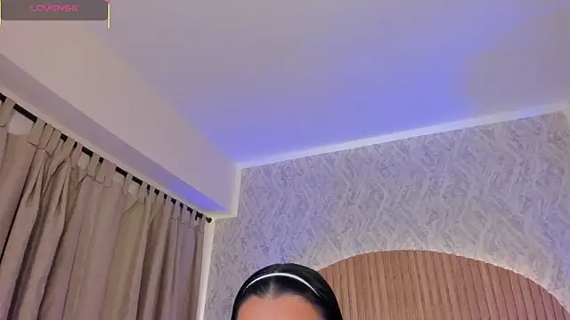 Snapshot of Sophiie_Belle chatting on October 2025 01:22:01 PM Sophiie Belle online show from October 2025 01:22:01 PM