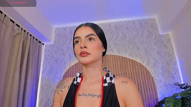 Snapshot of Sophiie_Belle chatting on October 2025 01:14:01 PM Sophiie Belle online show from October 2025 01:14:01 PM