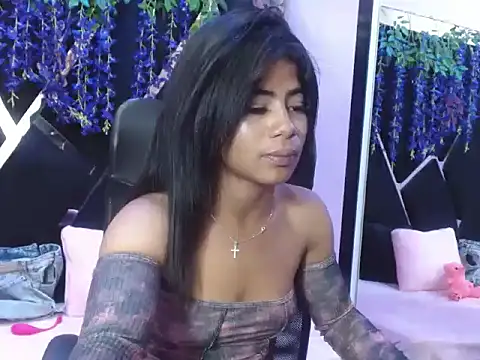 Snapshot of Zoe_Browns_ chatting on October 2025 12:51:02 AM Zoe Browns  online show from October 2025 12:51:02 AM