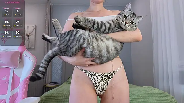 Snapshot of Madison_Davies_ chatting on October 2025 04:01:01 AM Madison Davies  online show from October 2025 04:01:01 AM