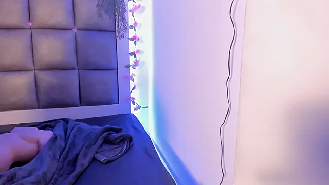 abbiecollins js online show from February 2026 06:40:02 AM