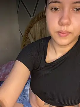 Snapshot of coupleyys chatting on March 2026 08:25:01 PM coupleyys online show from March 2026 08:25:01 PM