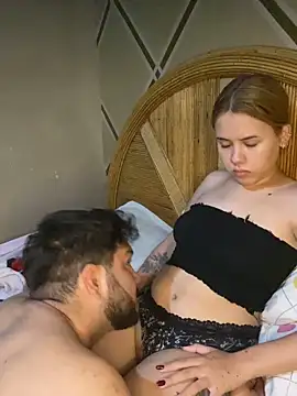 Snapshot of coupleyys chatting on April 2026 06:38:01 PM coupleyys online show from April 2026 06:38:01 PM