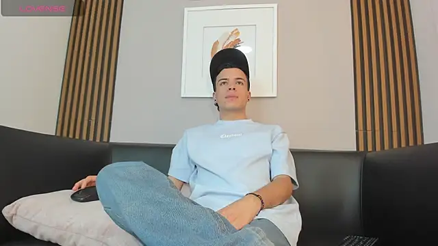 Snapshot of kevinn_blue1 chatting on September 2025 08:30:02 PM kevinn blue1 online show from September 2025 08:30:02 PM