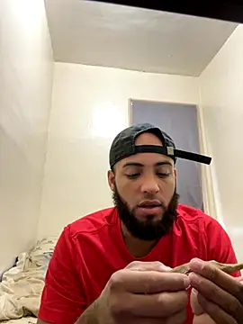 LeoPR00 online show from October 2025 09:45:01 PM