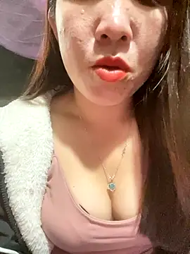 Snapshot of Luna-ass chatting on November 2025 12:43:01 AM Luna-ass online show from November 2025 12:43:01 AM