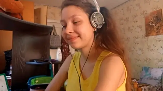 QutieDaSweet online show from September 2025 07:12:01 AM