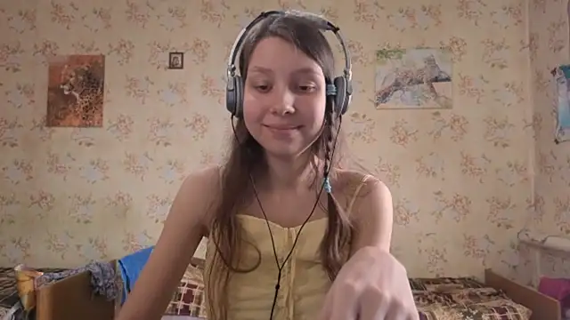 QutieDaSweet online show from October 2025 06:21:02 AM