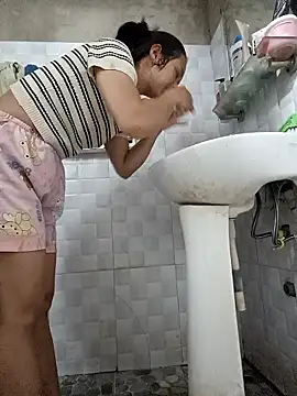 Snapshot of Na_xx chatting on October 2025 11:18:01 PM Na xx online show from October 2025 11:18:01 PM