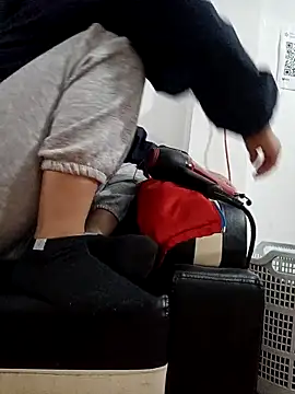 Snapshot of Na_xx chatting on December 2025 11:52:01 AM Na xx online show from December 2025 11:52:01 AM