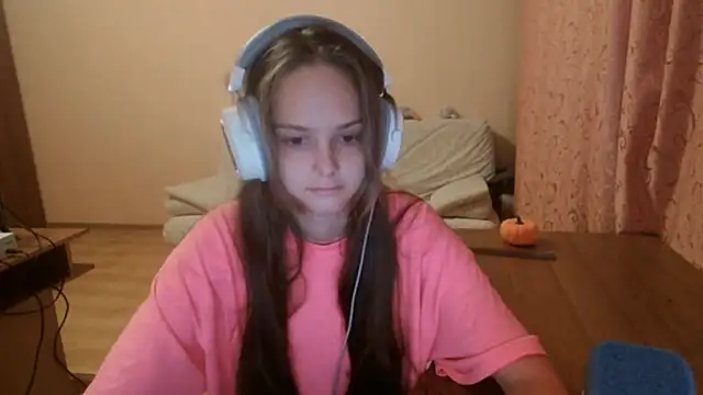 Snapshot of SharybbFace chatting on September 2025 04:19:01 PM SharybbFace online show from September 2025 04:19:01 PM