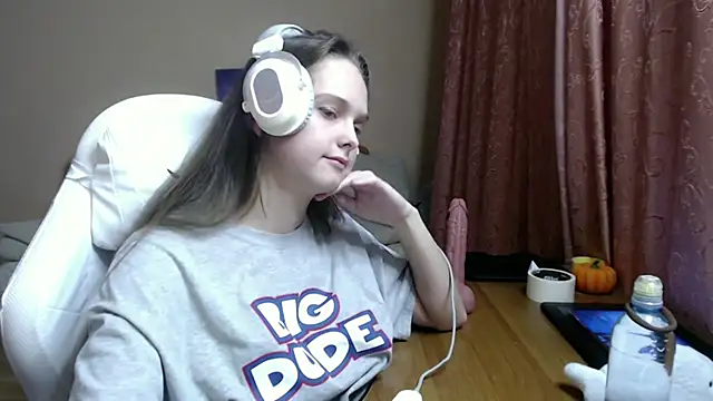 Snapshot of SharybbFace chatting on October 2025 03:09:01 PM SharybbFace online show from October 2025 03:09:01 PM