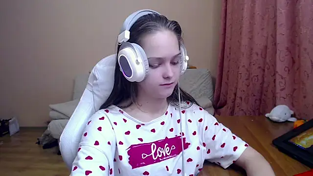 Snapshot of SharybbFace chatting on October 2025 03:35:01 PM SharybbFace online show from October 2025 03:35:01 PM