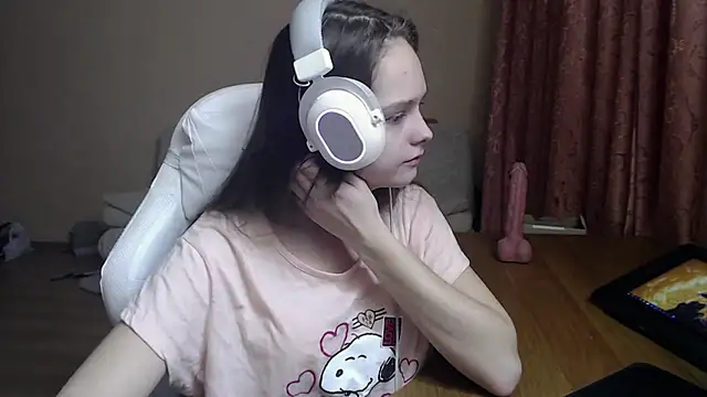 Snapshot of SharybbFace chatting on October 2025 03:12:01 PM SharybbFace online show from October 2025 03:12:01 PM