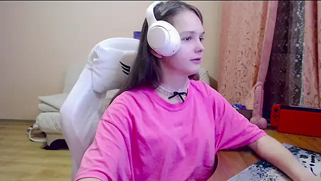 Snapshot of SharybbFace chatting on November 2025 03:02:01 PM SharybbFace online show from November 2025 03:02:01 PM