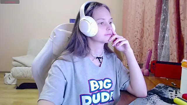 Snapshot of SharybbFace chatting on November 2025 03:11:01 PM SharybbFace online show from November 2025 03:11:01 PM